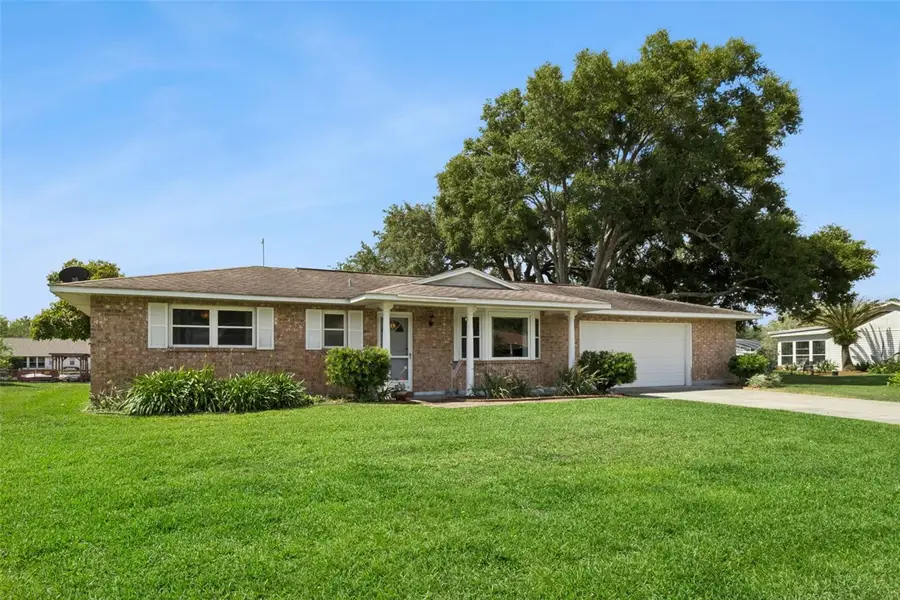 26632 W Cove Drive, Tavares, FL 32778 - #2