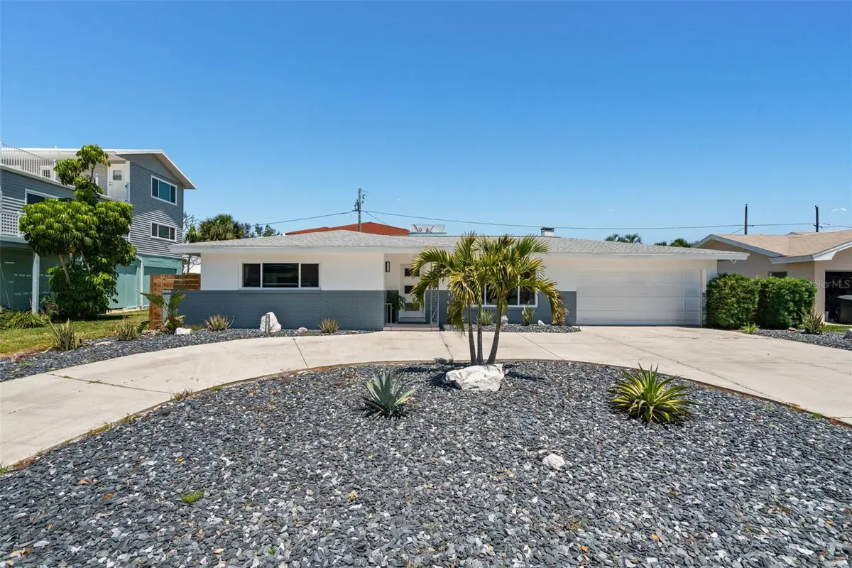 2671 W Bay Isle Drive Se, Saint Petersburg, FL 33705 - #1