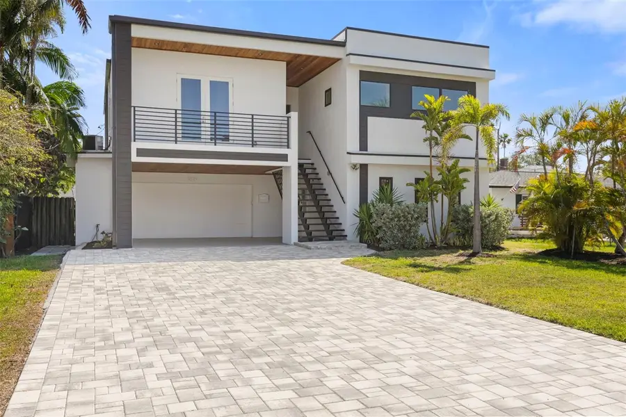 3835 Shore Acres Boulevard Ne, Saint Petersburg, FL 33703 - #3