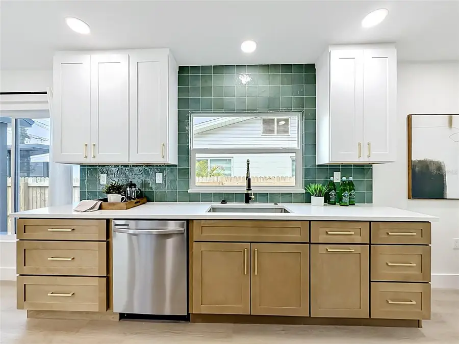 5431 Dartmouth Avenue N, Saint Petersburg, FL 33710 - #3