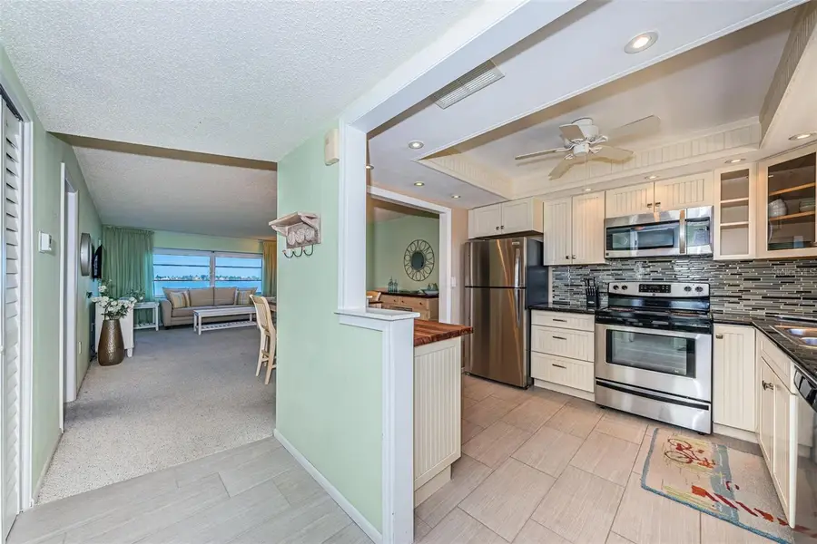 4750 Cove Circle #304, Saint Petersburg, FL 33708 - #2