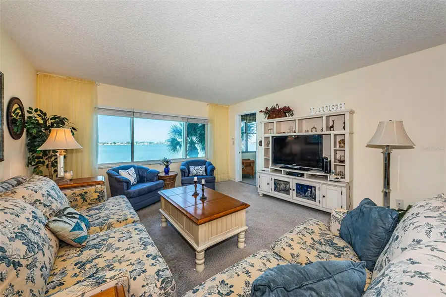 4750 Cove Circle #303, Saint Petersburg, FL 33708 - #3