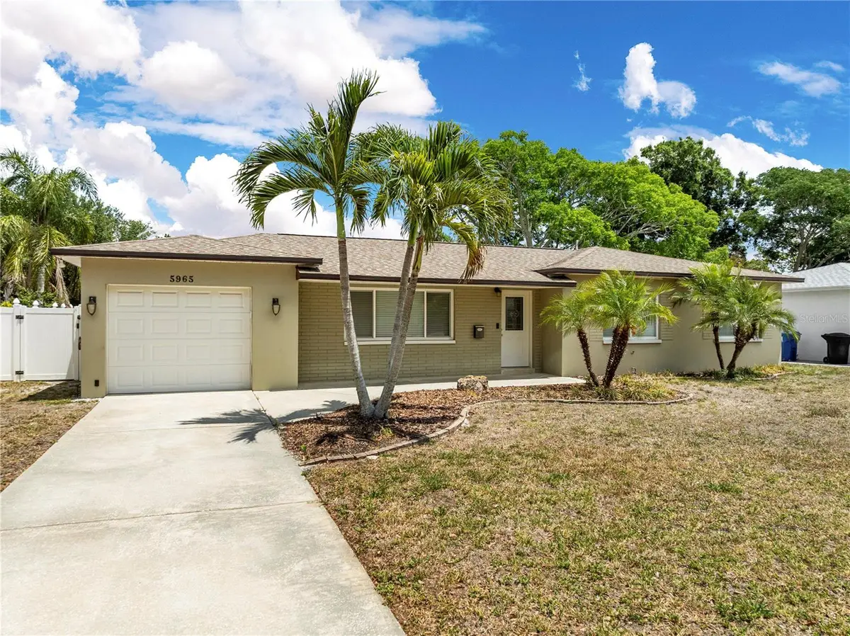 5965 15th Street N, Saint Petersburg, FL 33703 - #1