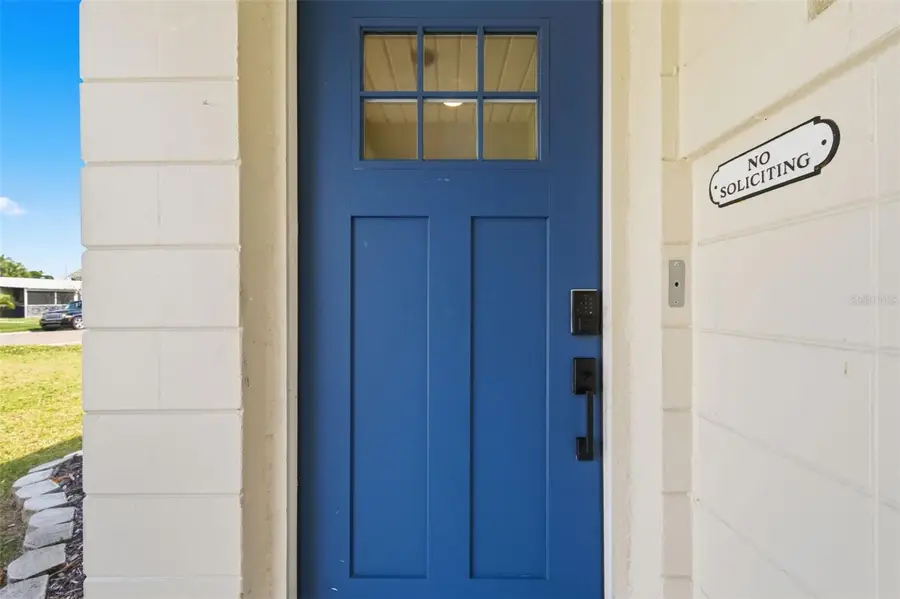 4146 Des Moines Street Ne, Saint Petersburg, FL 33703 - #3