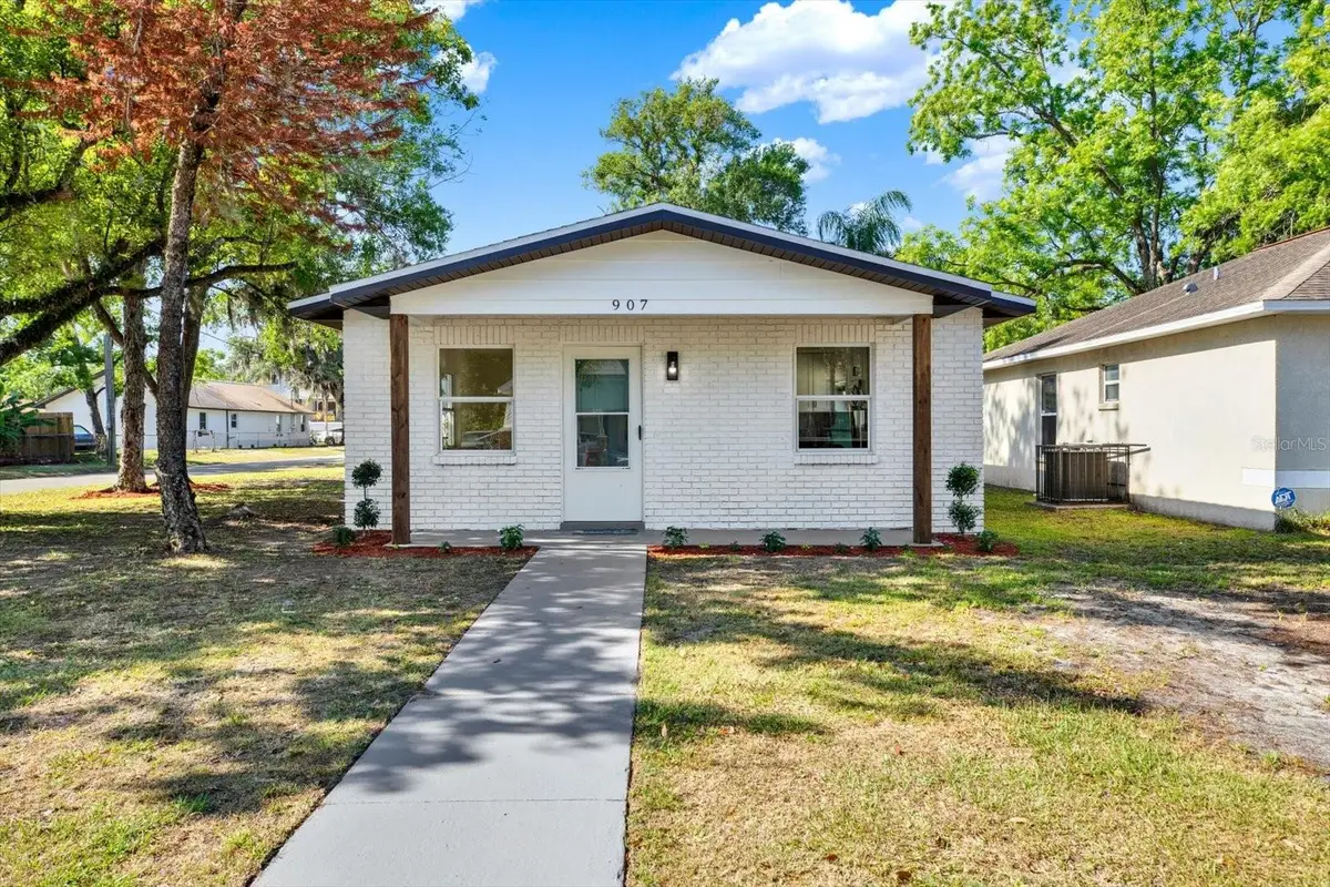 907 E Renfro Street, Plant City, FL 33563 - #1