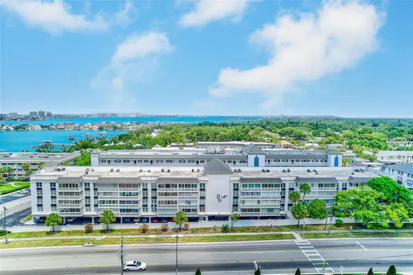 131 Bluff View Drive #401, BELLEAIR BLUFFS, FL 33770