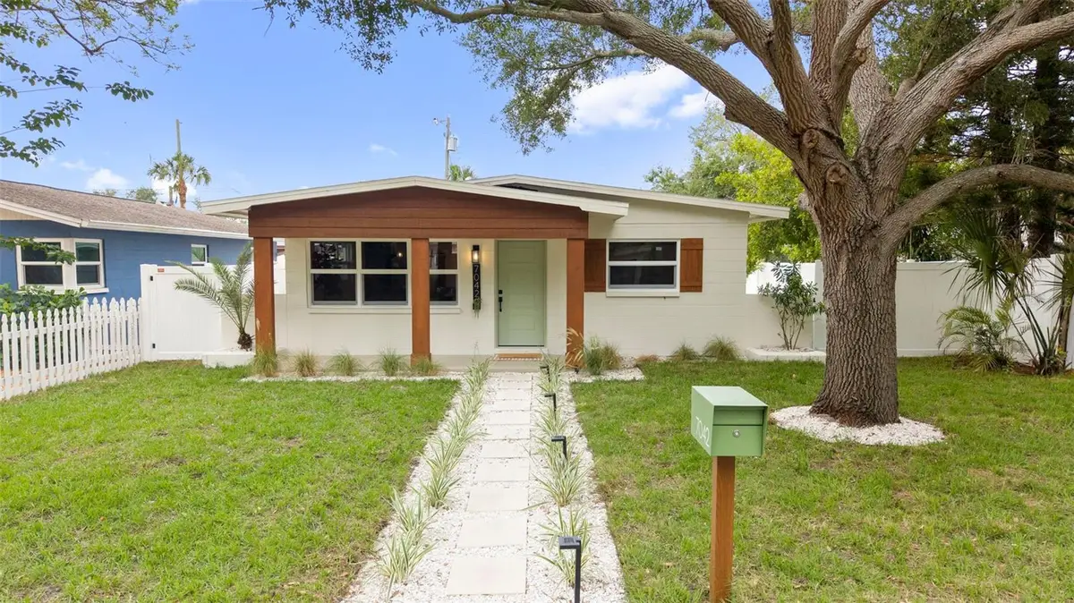 7042 Dartmouth Avenue N, Saint Petersburg, FL 33710 - #1