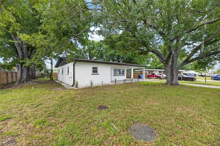 204 7th Avenue Nw, Ruskin, FL 33570 - #3