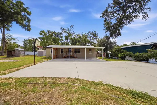 11821 Grovewood Avenue, THONOTOSASSA, FL 33592