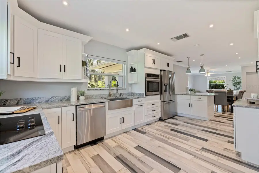 3712 Foster Hill Drive N, Saint Petersburg, FL 33704 - #3