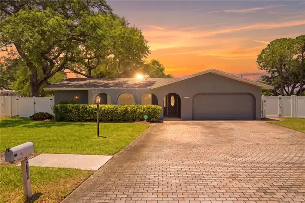 9760 136th Street, SEMINOLE, FL 33776