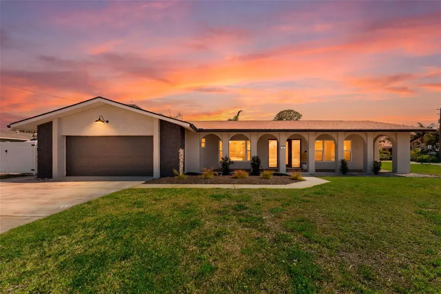 140 88th Avenue Ne, Saint Petersburg, FL 33702 - #2