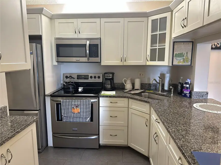 1871 Pine Ridge Way W #2E, Palm Harbor, FL 34684 - #2