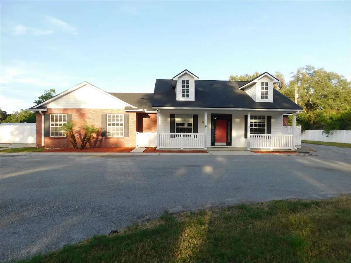 2525 N Valrico Road, Seffner, FL 33584 - #1