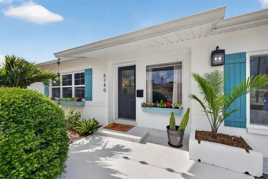 6740 31st Avenue N, Saint Petersburg, FL 33710 - #2