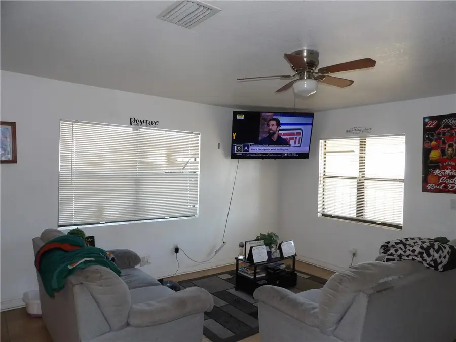 216 W 10th Street, Lakeland, FL 33805 - #3