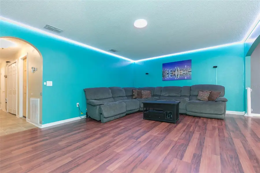 9922 Ashburn Lake Drive, Tampa, FL 33610 - #2