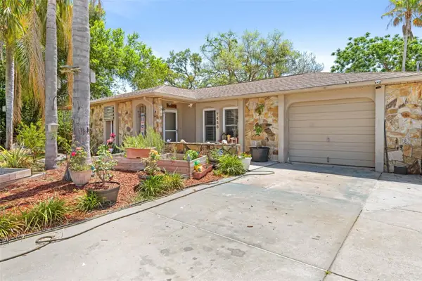 7458 Gates Circle, SPRING HILL, FL 34606