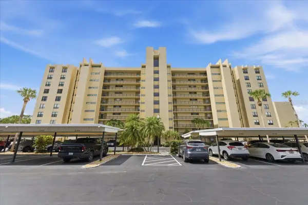 2621 Cove Cay Drive #302, CLEARWATER, FL 33760