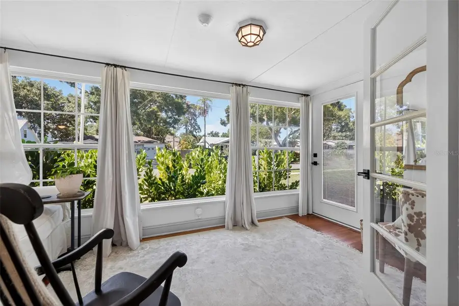 539 36th Avenue N, Saint Petersburg, FL 33704 - #3