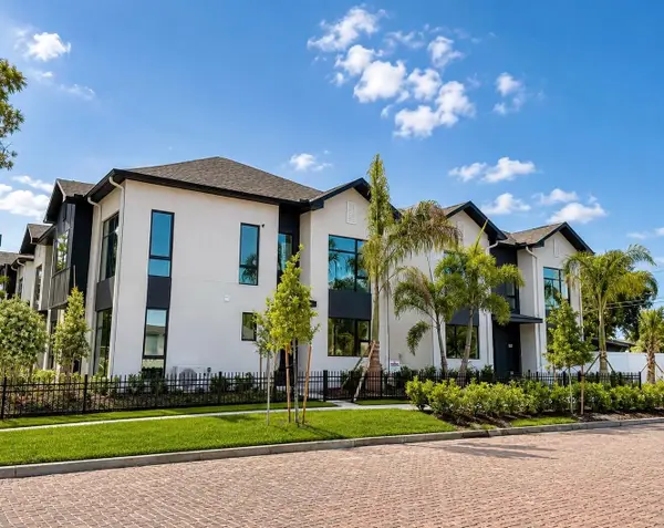 100 36th Street N #1C, ST PETERSBURG, FL 33713