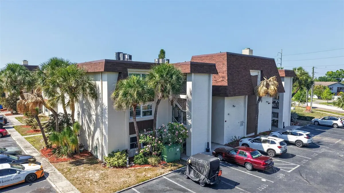 6370 1st Street N #202, Saint Petersburg, FL 33702 - #1