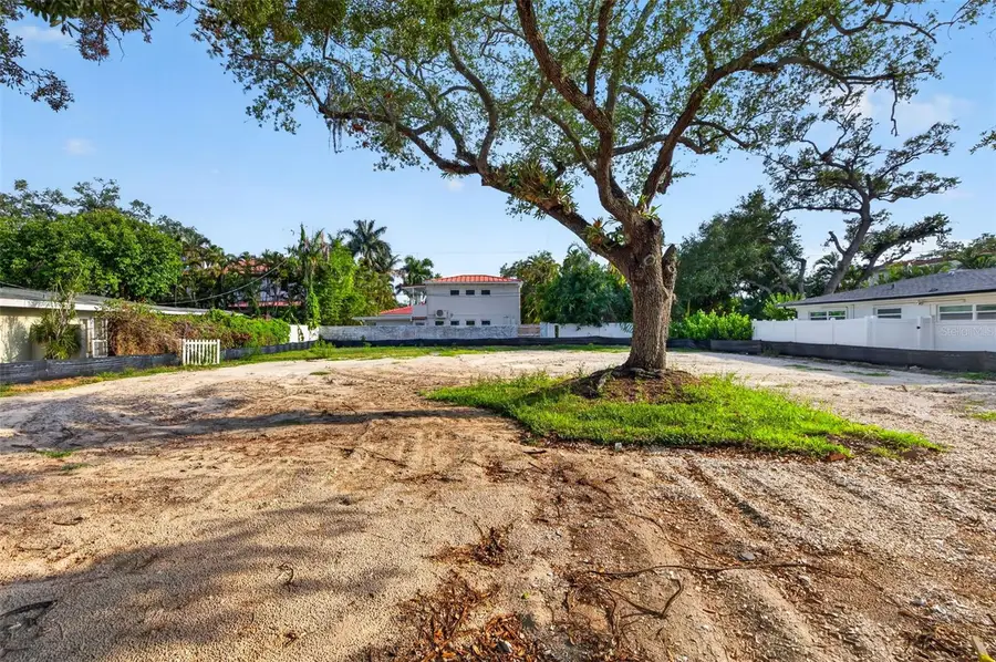 289 Rafael Boulevard Ne, Saint Petersburg, FL 33704 - #3