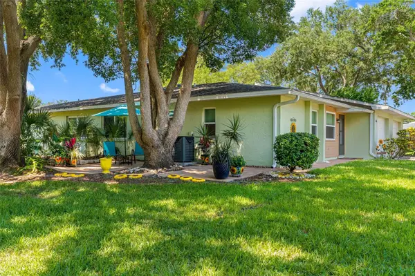 1150 Orange Tree Circle E #D, PALM HARBOR, FL 34684