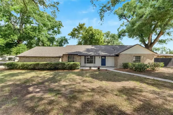 2207 Parkwood Drive, VALRICO, FL 33594