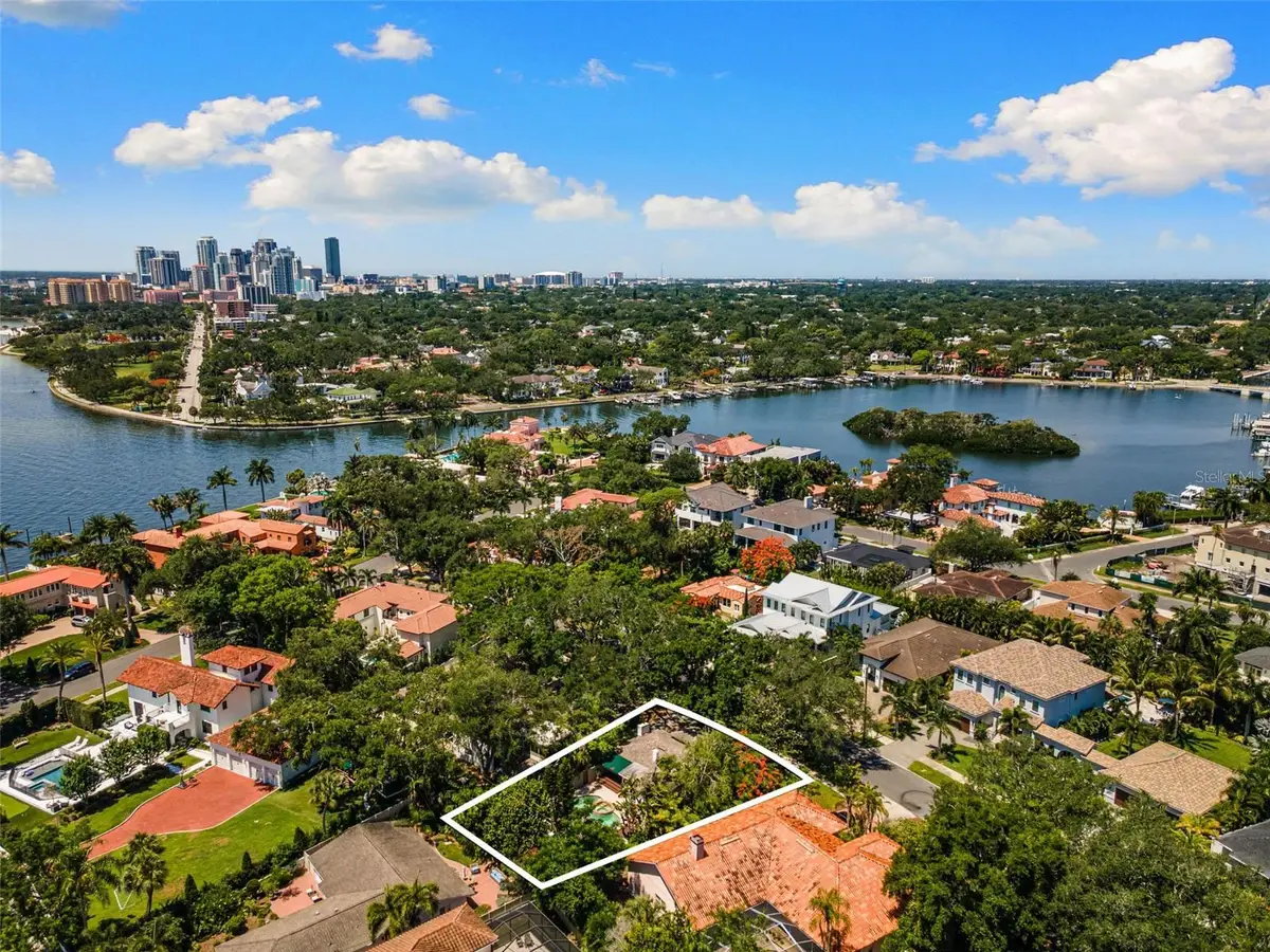 135 Aranda Street Ne, Saint Petersburg, FL 33704 - #1