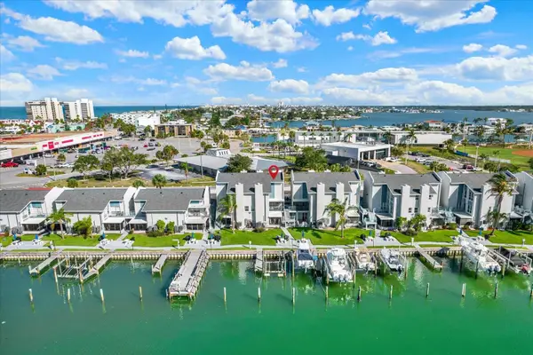 169 Medallion Boulevard #E, MADEIRA BEACH, FL 33708