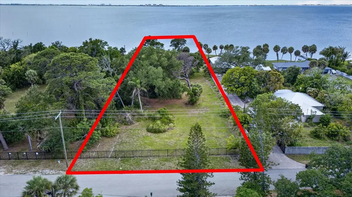 8258 Longbay Blvd, Sarasota, FL 34243 - #1