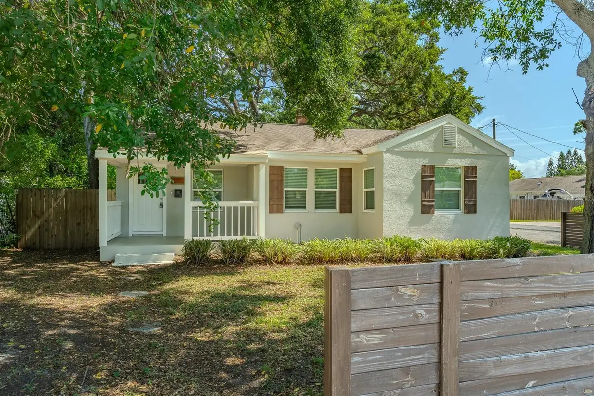 721 38th Avenue N, Saint Petersburg, FL 33704 - #1
