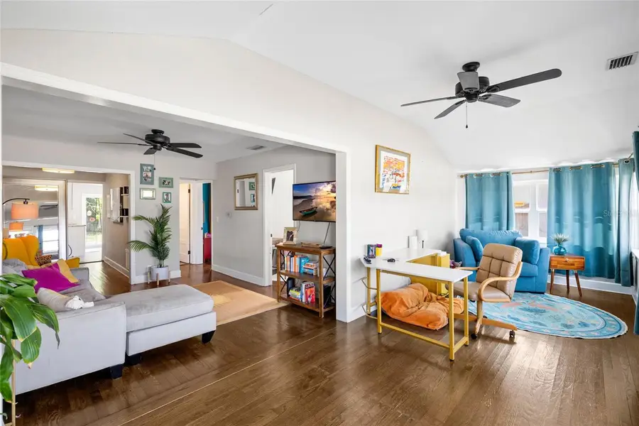 466 36th Avenue N, Saint Petersburg, FL 33704 - #3