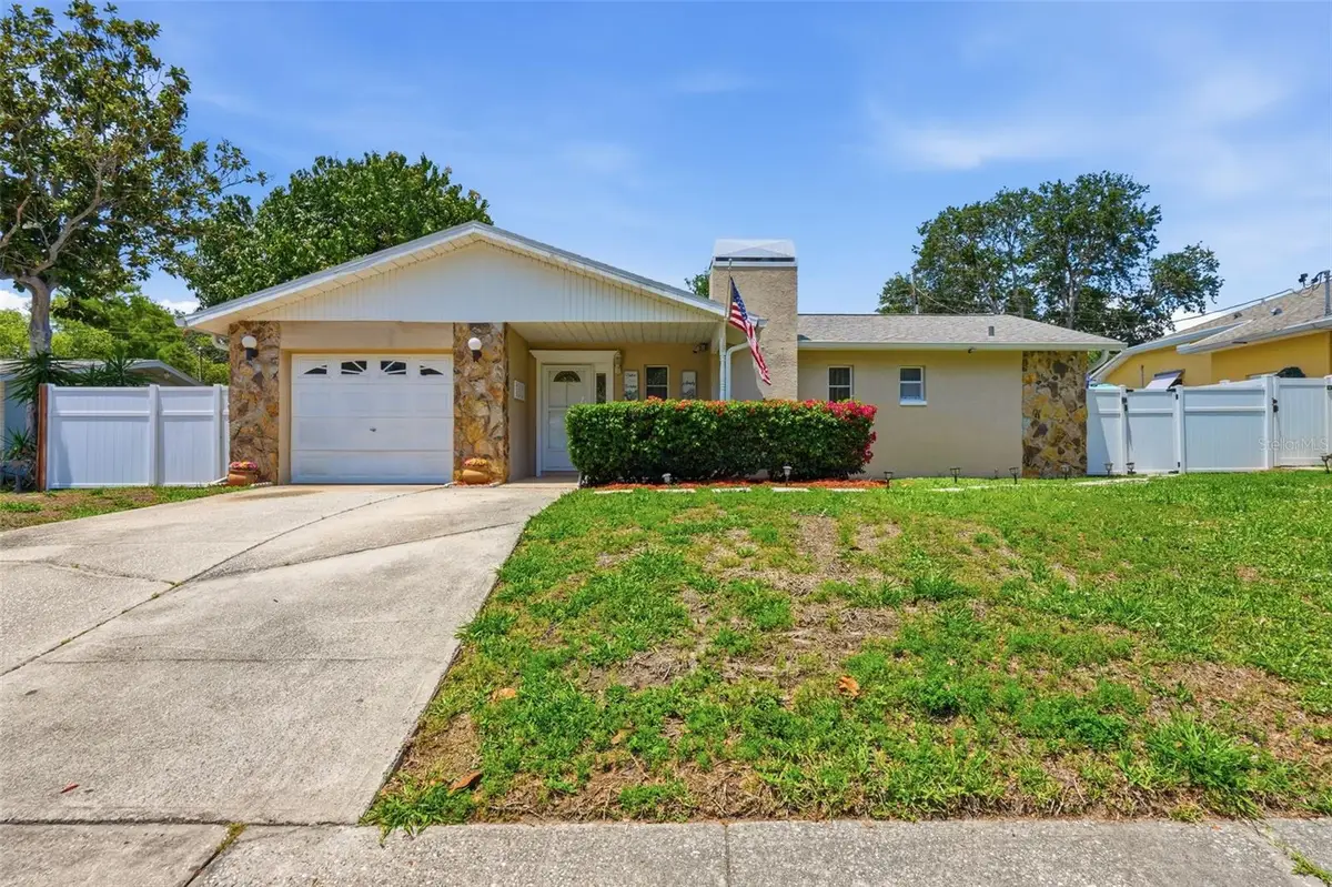 1008 Connecticut Road, Tarpon Springs, FL 34689 - #1