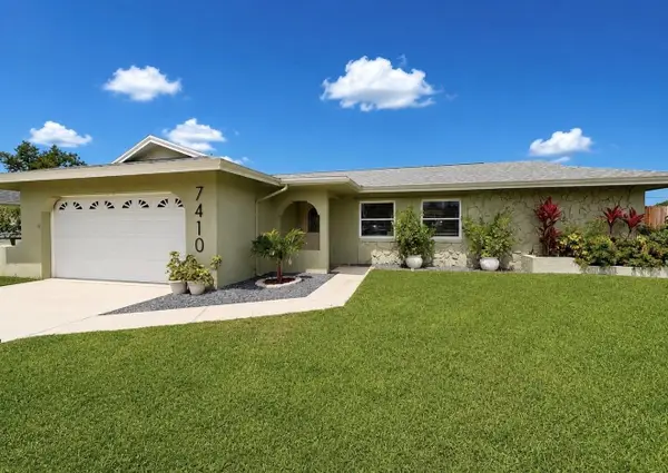 7410 13th Avenue W, BRADENTON, FL 34209