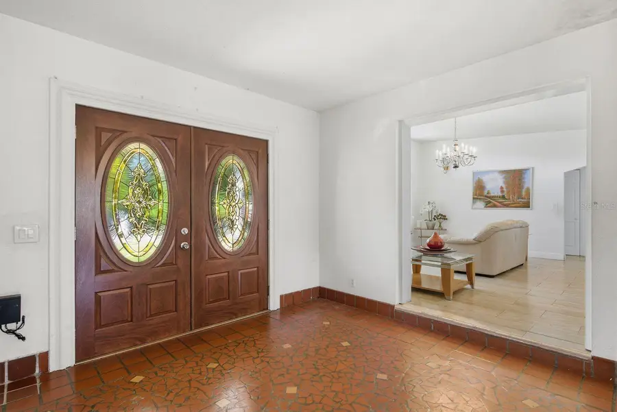 850 36th Avenue S, Saint Petersburg, FL 33705 - #3