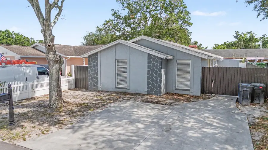 9212 Spy Glass Court, Tampa, FL 33615 - #2