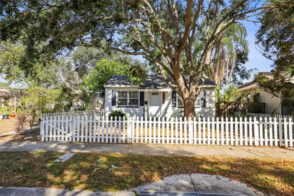 1511 35th Avenue N, ST PETERSBURG, FL 33704