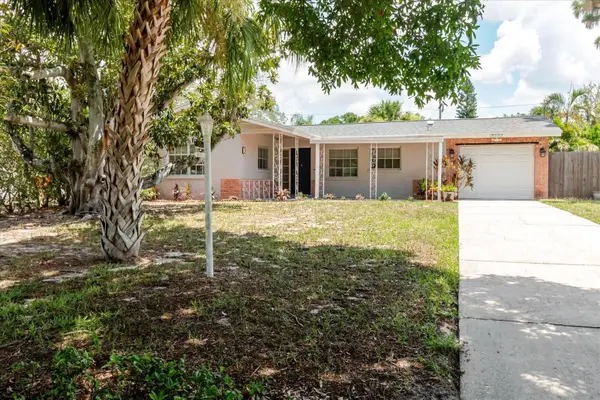 2032 W Ridge Drive, CLEARWATER, FL 33763