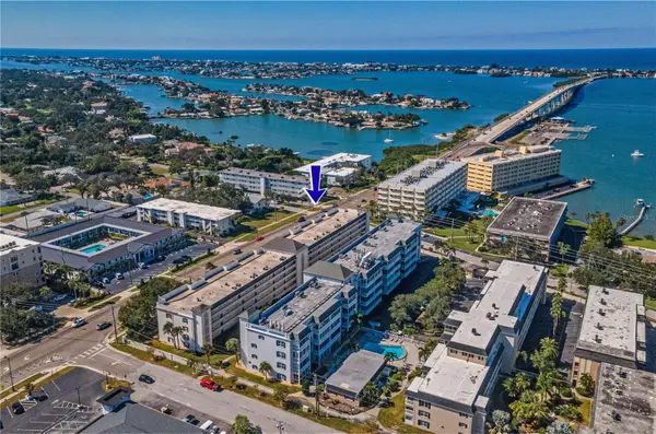 131 Bluff View Drive #308, BELLEAIR BLUFFS, FL 33770