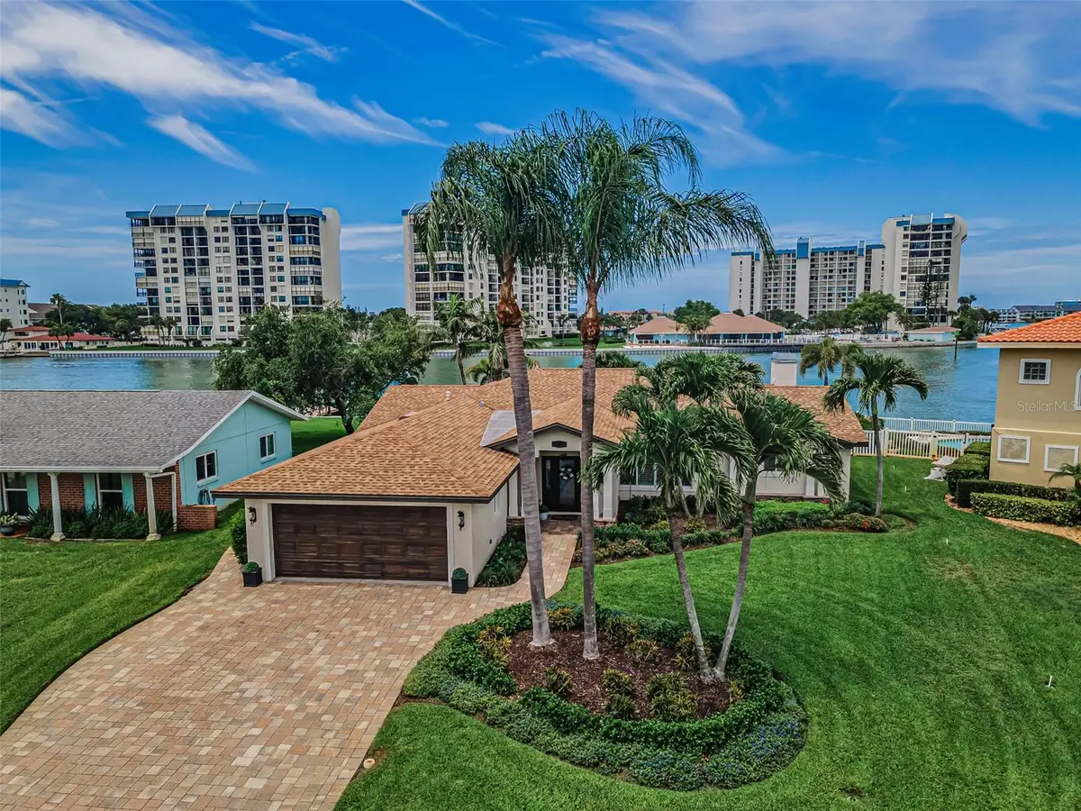 1201 81st Street S, Saint Petersburg, FL 33707 - #1