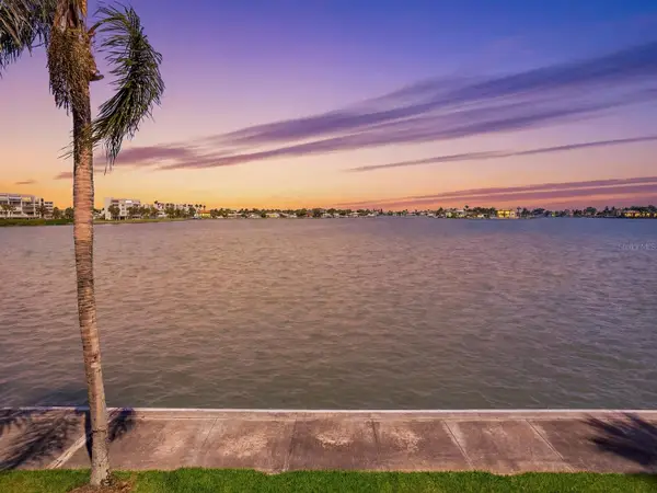7920 Sun Island Drive S #202, SOUTH PASADENA, FL 33707