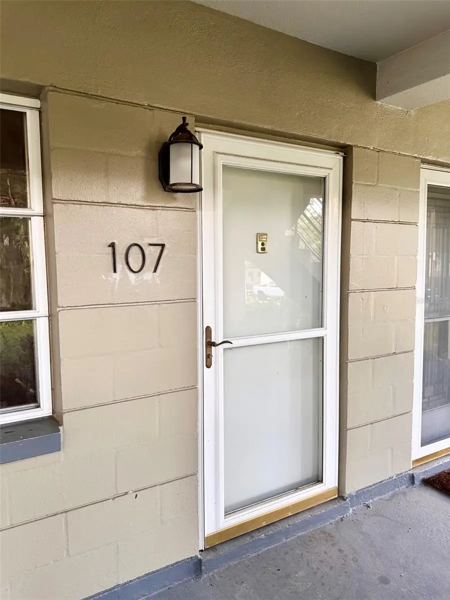 450 32nd Avenue N #107W, Saint Petersburg, FL 33704 - #1