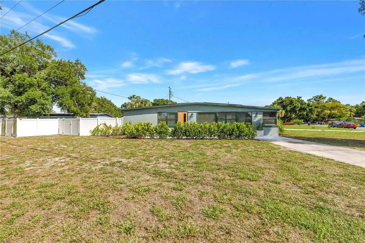 7599 Meadowlawn Drive N, Saint Petersburg, FL 33702 - #1