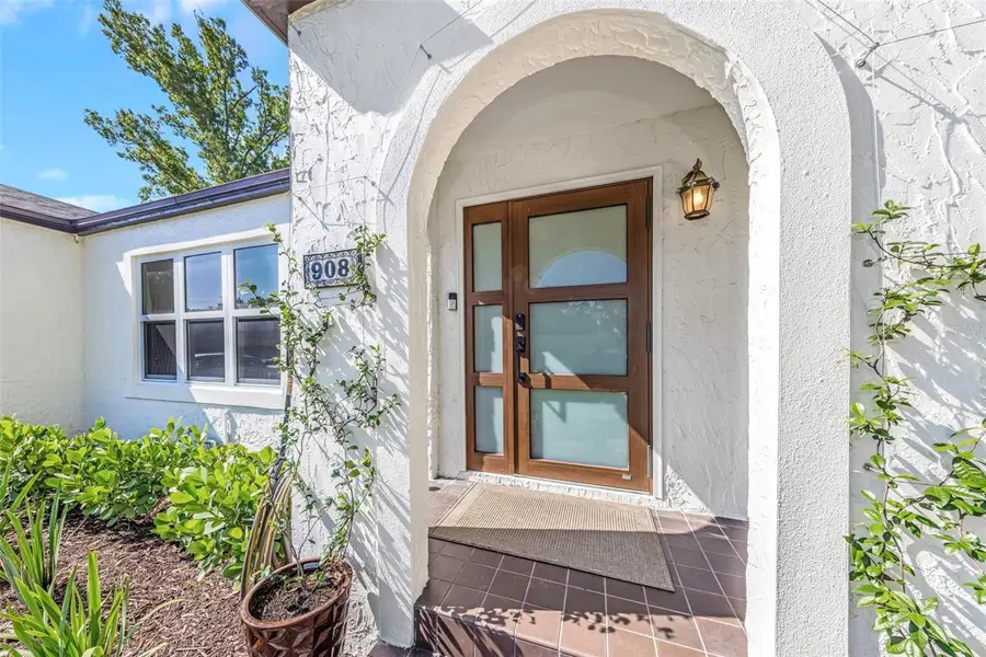 908 W Candlewood Avenue, Tampa, FL 33603 - #3