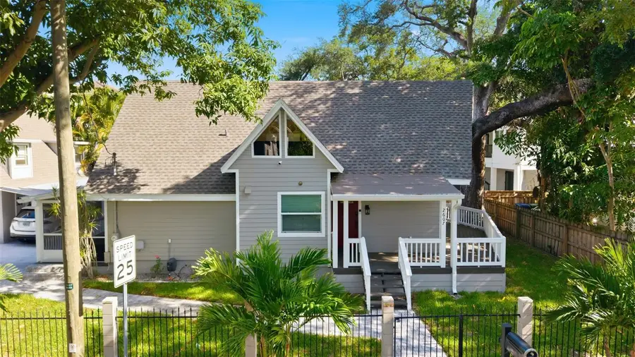 2607 W Wyoming Avenue, Tampa, FL 33611 - #3
