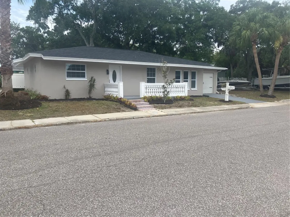 601 Banana Street, Tarpon Springs, FL 34689 - #1