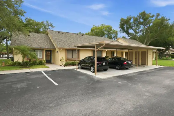 2538 Oakleaf Lane #33B, CLEARWATER, FL 33763