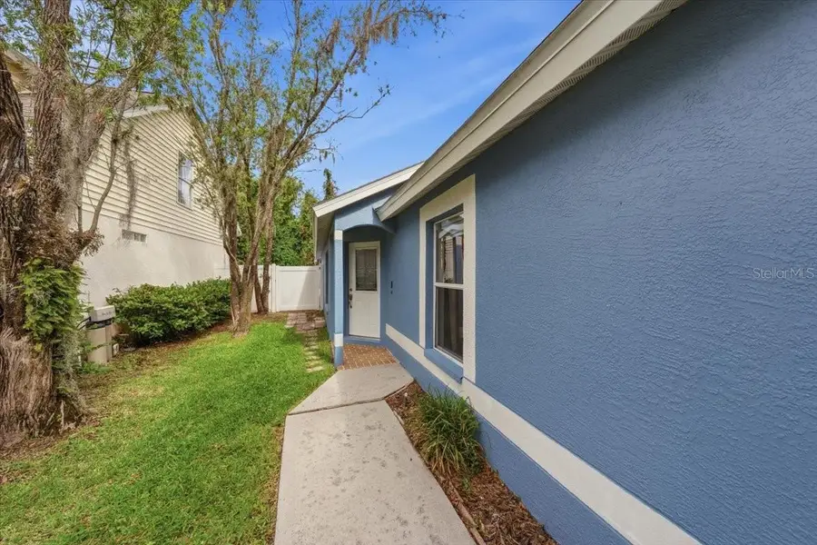 5863 Meadowpark Place, Lithia, FL 33547 - #3